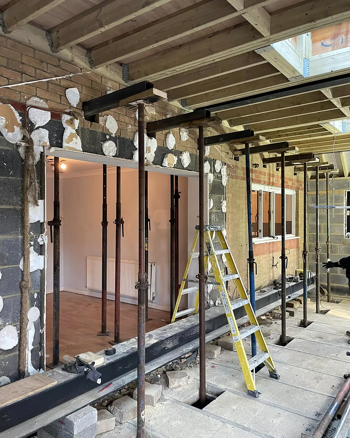 Props and steels in the opening